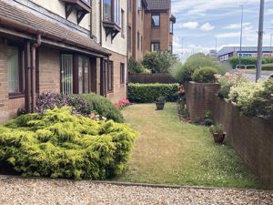 COMMUNAL GARDEN- click for photo gallery